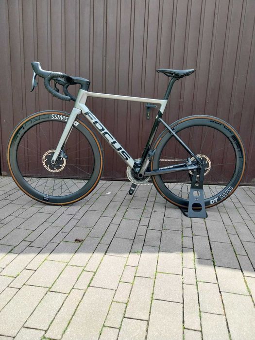 Rower szosowy Focus Izalco Max 9.7 | SRAM Force AXS | DT Swiss ERC 1400