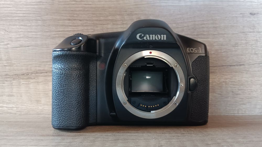 Плівкова камера Canon EOS-1 Ser.135406 Уважно ознайомтесь з описом!