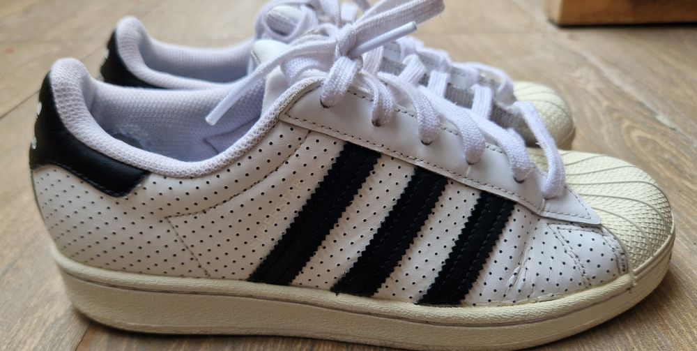 Używane Superstar Adidas rozmiar 39 1/3.