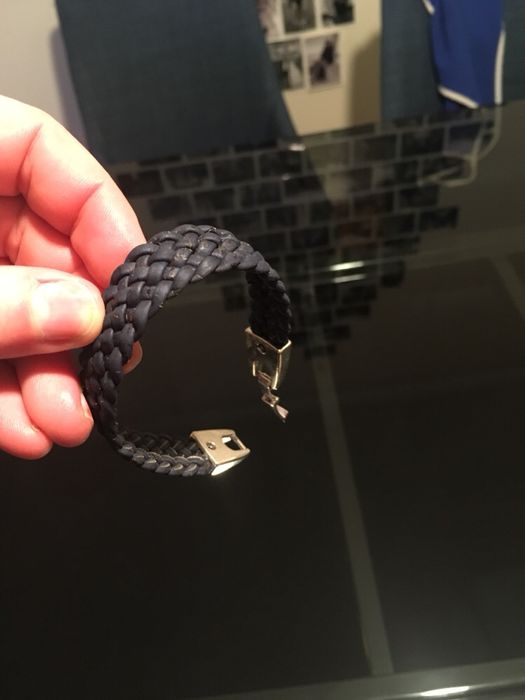 pulseiras homem em pele