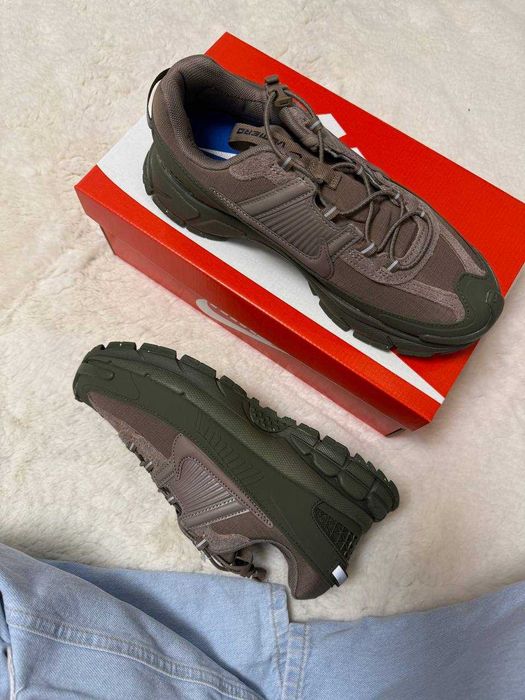 Кроссовки Nike Air Zoom Vomero Roam