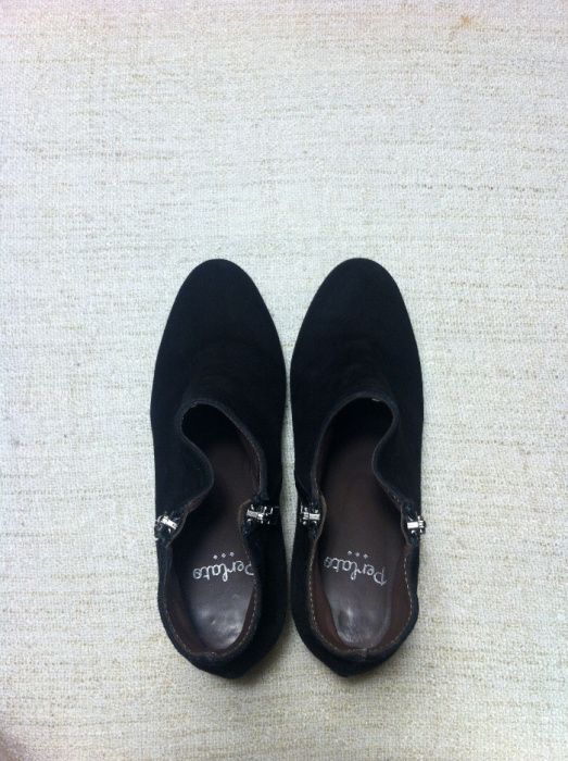 Elegantes botins de camurça preta da marca PERLATO (38) - NOVOS!