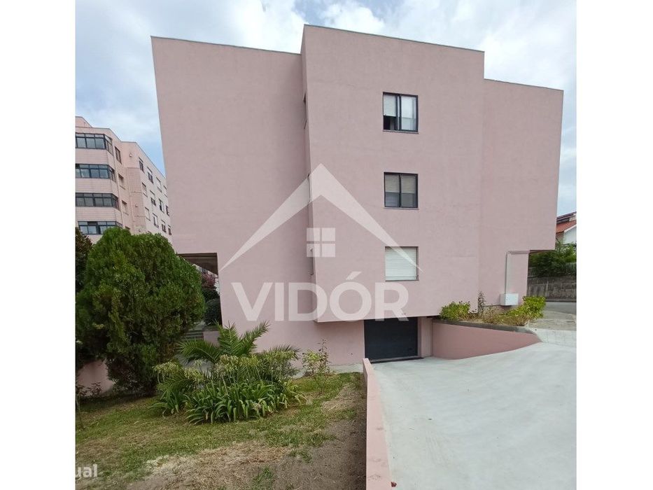 Garagem Fechada junto a Circunvalação