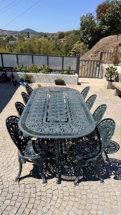 Mesa jardim com cadeiras