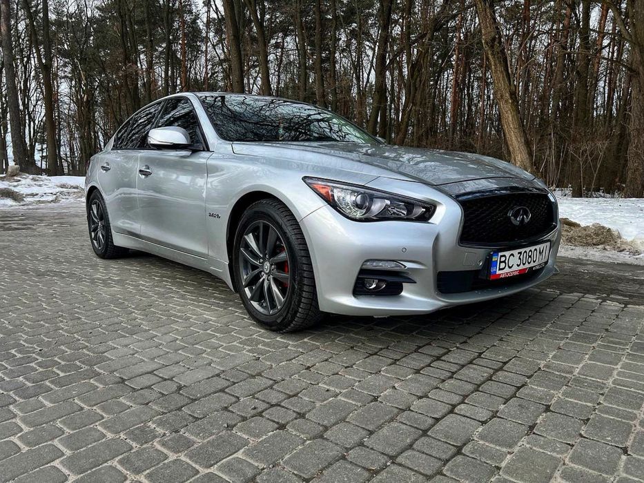Infiniti Q50 3.5hydrid кращий седан в класі на найкращому двигуні
