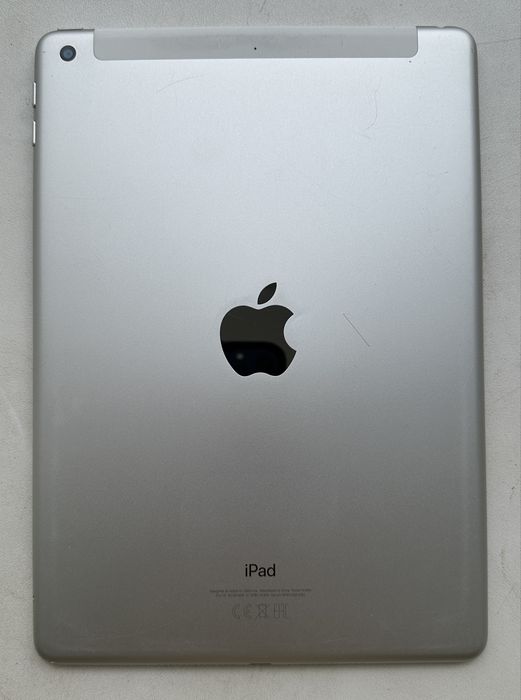 iPad 6 2018 32 GB Silver LTE + WIFI