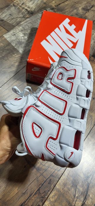 Nike air białe sneakersy wysokie czerwony dodatek 40