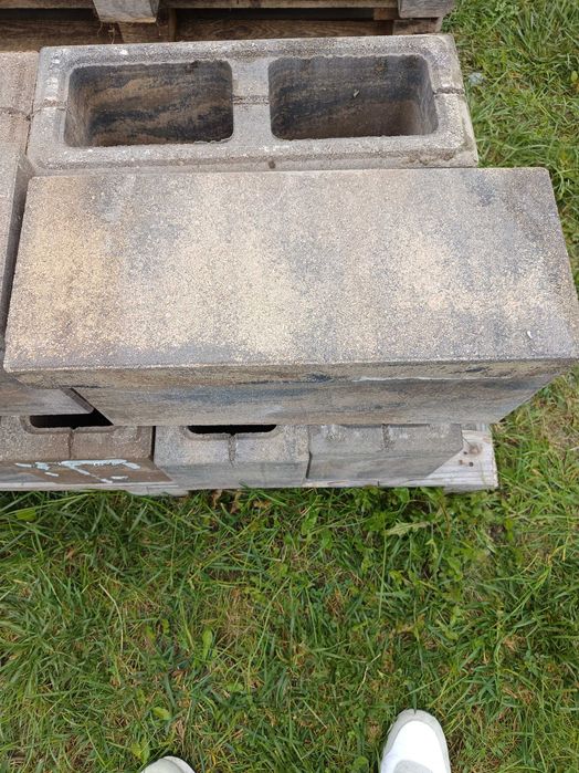 Bloczek ogrodzeniowy