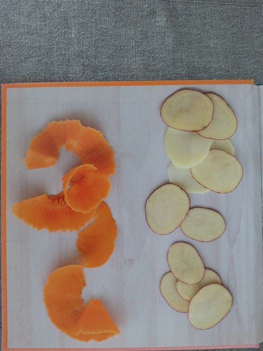 Livro de receitas de culinária - da Larousse. 
O livro foca-se em rece