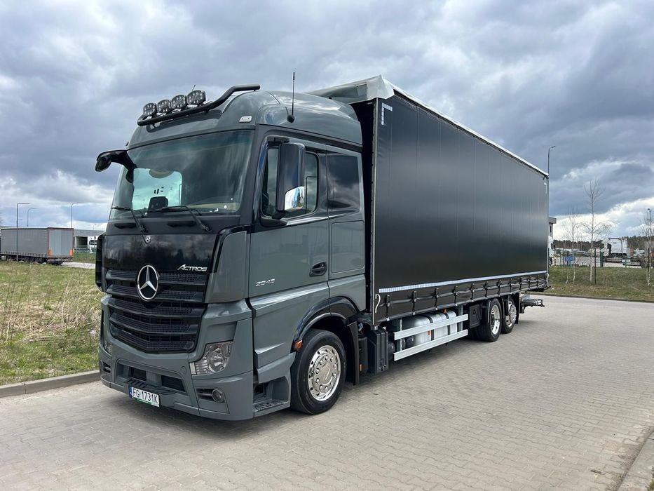 Mercedes-Benz Actros  Solówka, tempomat adaptacyjny.