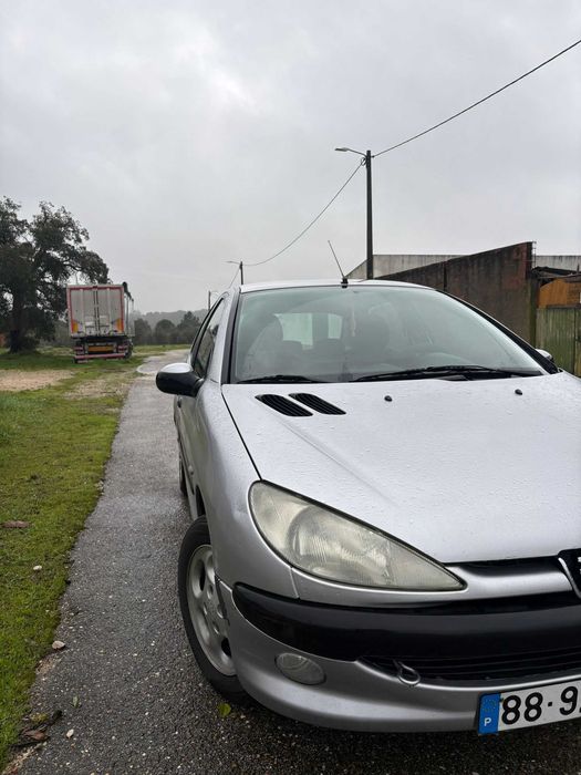 Peugeot 206 1.1 Gasolina - Inspeção válida até 2027