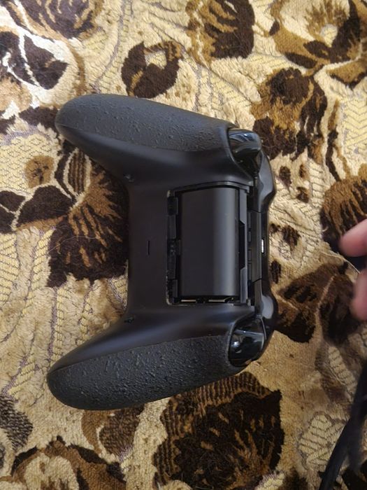 Продам xbox one в рабочем состоянии