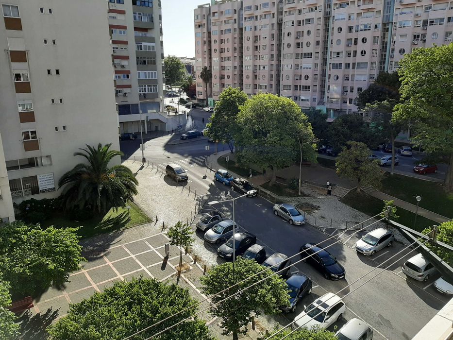 [Preço FIXO] Quarto Olaias (em frente metro) para estudante