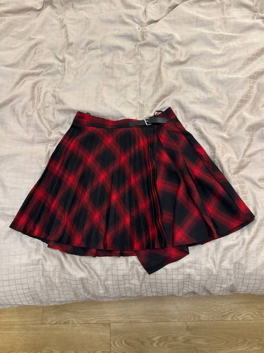 Клетчатая красная юбка
