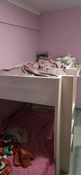 Beliche infantil com roupeiro + 2 colchões – excelente estado