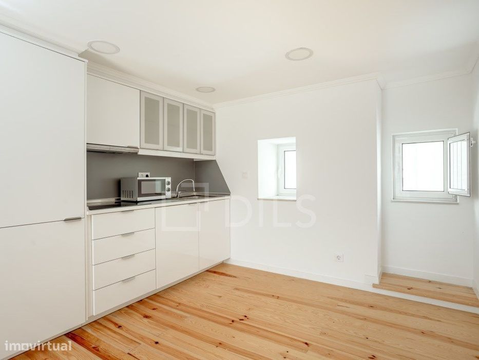 Apartamento T1 com luz natural e zona central, na Misericórdia, Lisboa