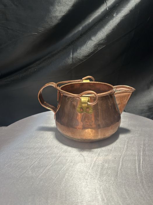 Miedziany dzwonek dekoracyjny z dzióbkiem i uchwytami styl rustykalny