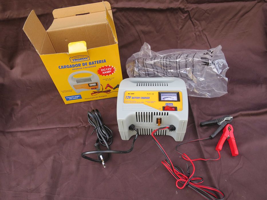 Carregador baterias automóvel moto DC12V 4 AMP funciona com 220 Volts