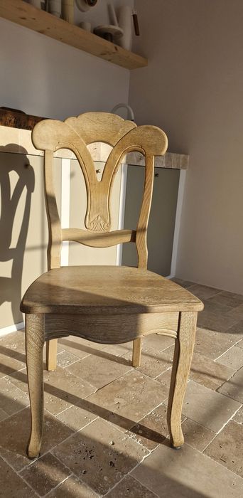 Krzesła dębowe lekko bielone, solidne  ciężkie