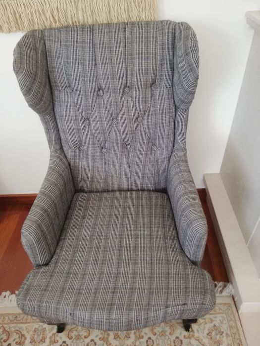 Poltrona cinza impecável