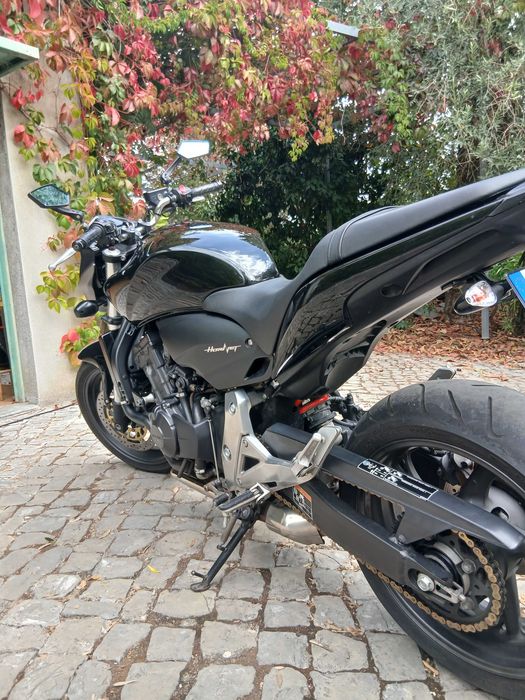 Honda hornet preta Brilhante