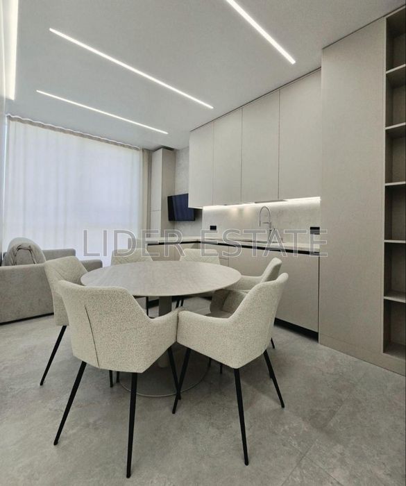 Продаж преміальної 3-кімнатної квартири з дизайнерським ремонтом у ЖК UZH Towers - View 3