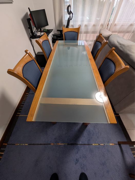 Mesa cerne com vidro fosco e 6 cadeiras