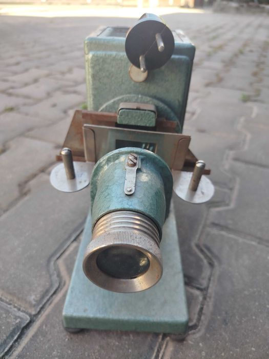 Rzutnik Slajdów filmów na kliszy PRL projektor do bajek