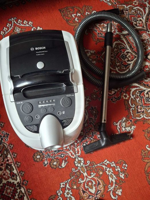Миючий пилосос BOSCH BWD421PRO