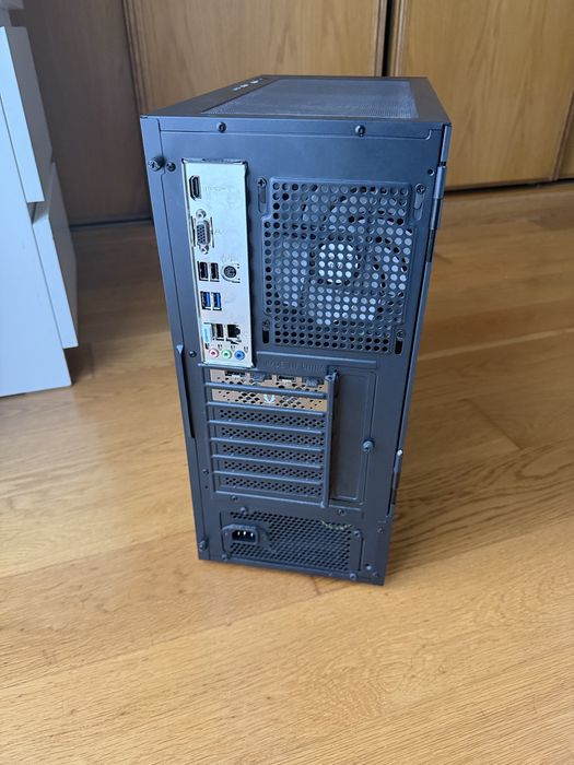 Setup Gaming (Computador, Monitor, Teclado e Rato)