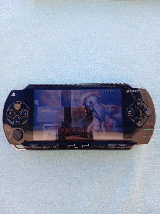 Consola portátil PSP 1004 com cartão 4Gb e 3 jogos