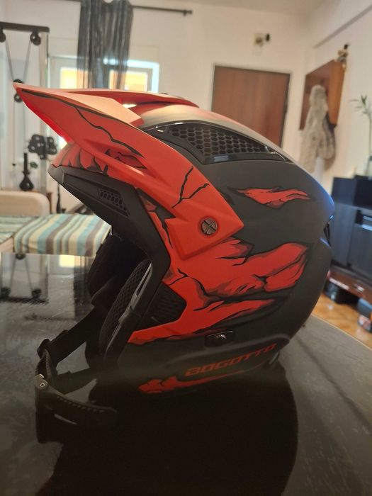Capacete integral NOVO