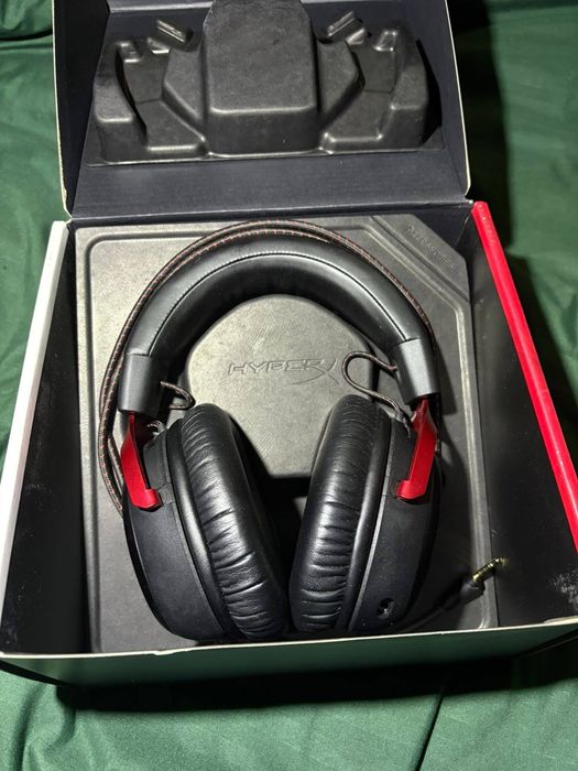 HyperX Cloud III навушники