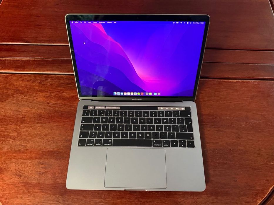 MacBook Pro 13” 2018 | i5 Quad-Core | 8GB | SSD 512GB | Touch Bar | 181 ciclos | Impecável