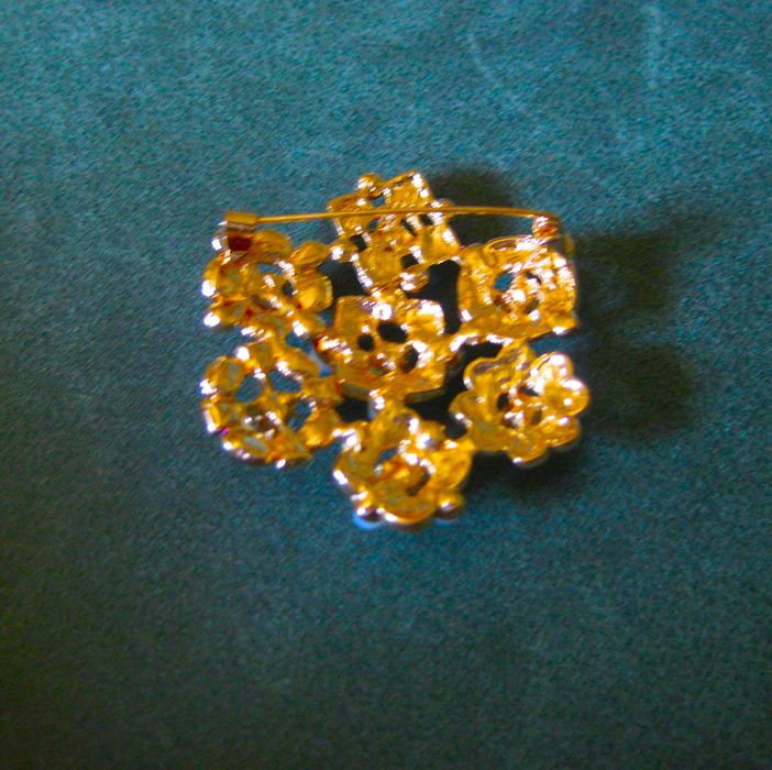 Alfinete / Broche / Pregadeira Geometrico de Flores c/ Perolas NOVO