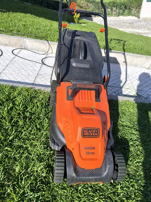 Corta-relva elétrico