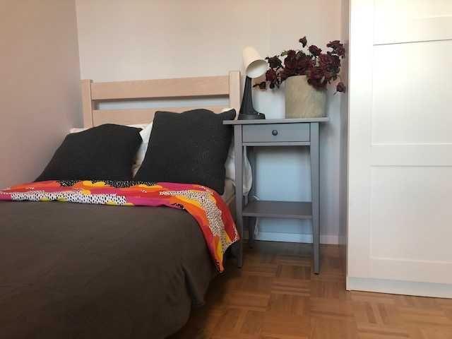 Pokój z balkonem obok galerii Mokotów