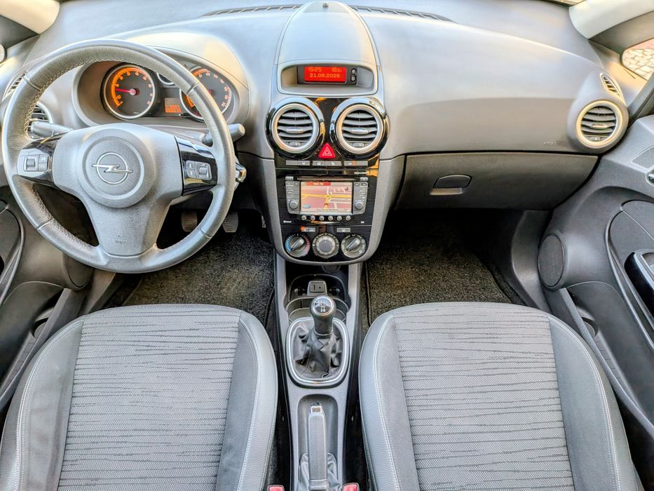 Opel Corsa 11/2014 com 60mil km