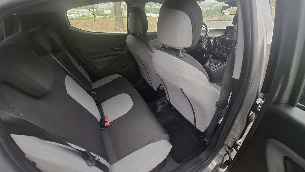 Lancia Ypsilon 1.2 S&S Gold Garantia Incluída