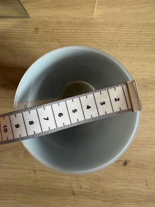 Kubek plastikowy z miarką