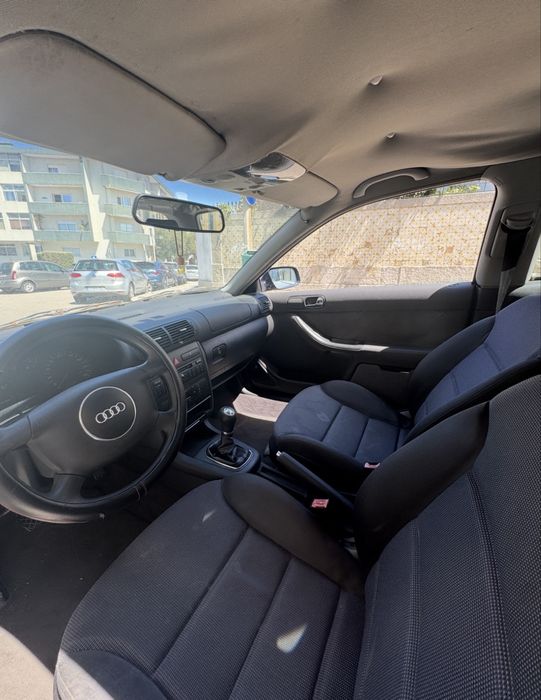 AUDI A3 1.6 GASOLINA • 102 CV • 3 PORTAS • 2001 •