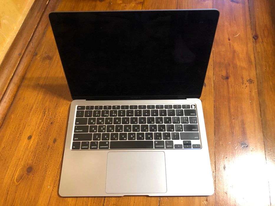 ноутбук Macbook air A2179 2020р. битий дисплей залишки