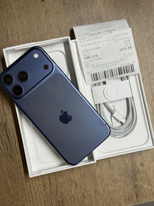 Iphone 17 pro max / 256GB / 93% baterii
