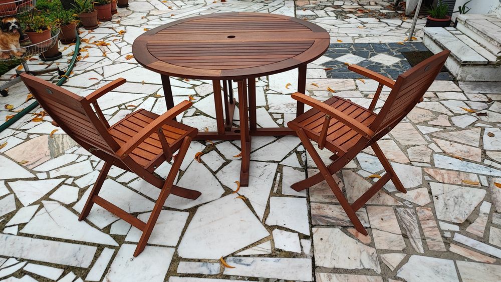 Mesa e cadeira madeira