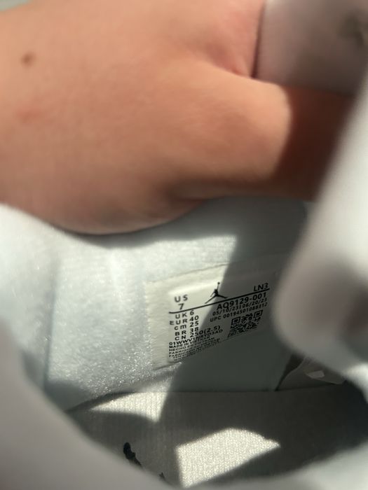 Air Jordan 4 Frozen Moment 40