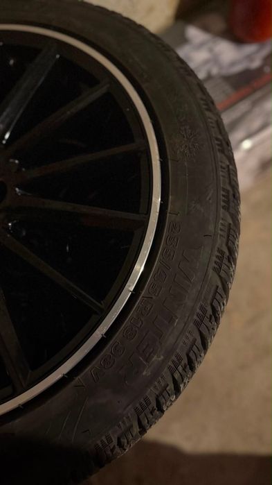 Продам комплект колёс в отличном состояние, размер R18  разболтовка колес 5.114.3