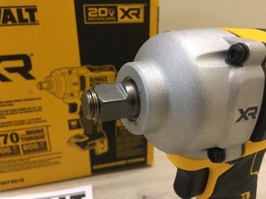 DEWALT DCF891B 20V Аккумуляторный  гайковерт 1/2"