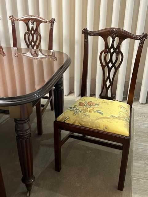 MESA de JANTAR - Estilo Inglês e 8 Cadeiras - ÓTIMO ESTADO