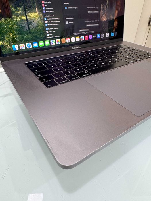 Macbook Pro e Air a Preço Outlet com Ligeiros Defeitos