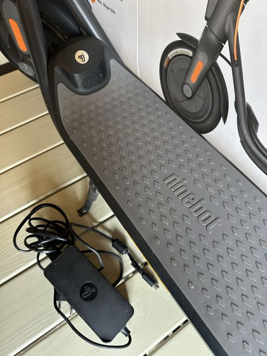 Електросамокат Ninebot KickScooter F30